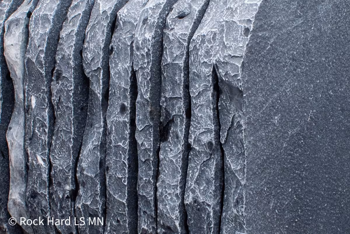 Step Stone 1.25 x 15-18 Antique Black