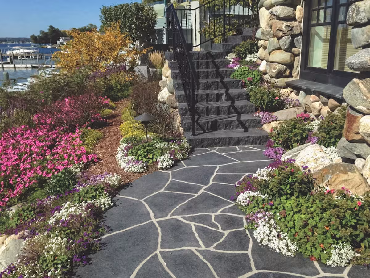 Granite Charcoal Flagstone 1.25"